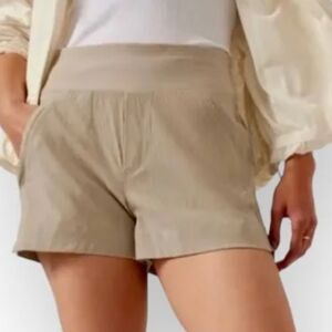 Athleta Trekkie North Shorts khaki Size 10